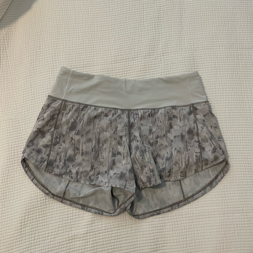 Lulu Mid-Rise 4’ Speed Up Short - Multi Grey